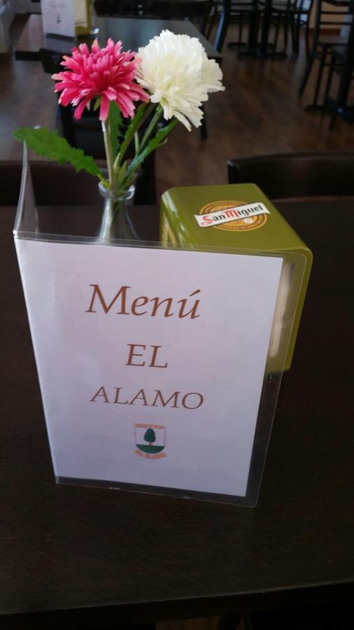 Hotel Restaurante El Alamo Exterior photo